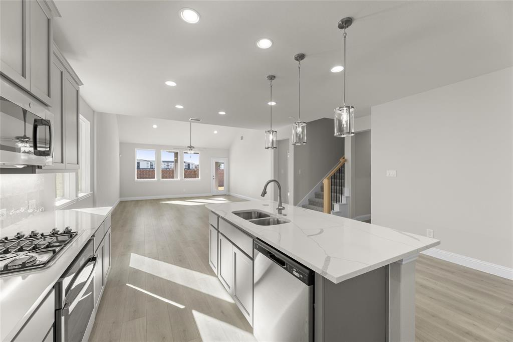 1234 Redcoat Property Photo 6
