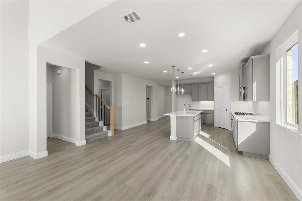 1234 Redcoat Property Photo 7