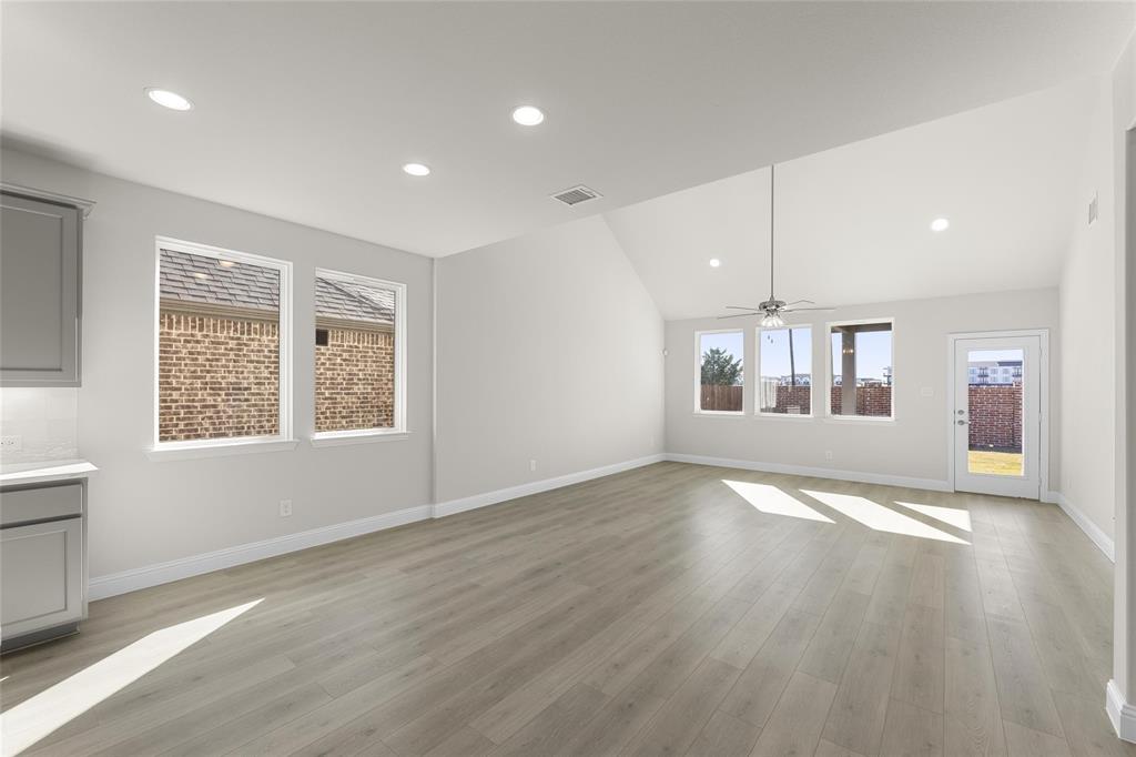 1234 Redcoat Property Photo 10