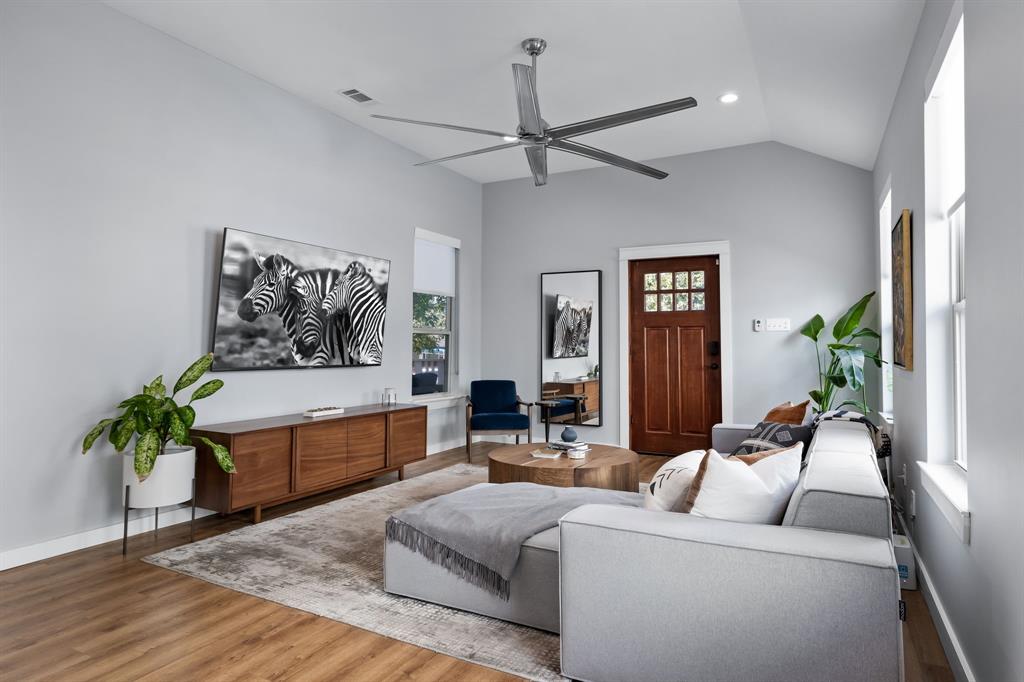 1004 S Montreal Avenue Property Photo 8
