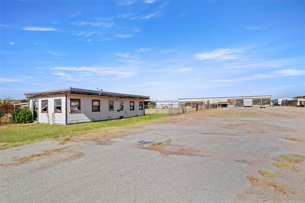 517 Grant Road Property Photo 4