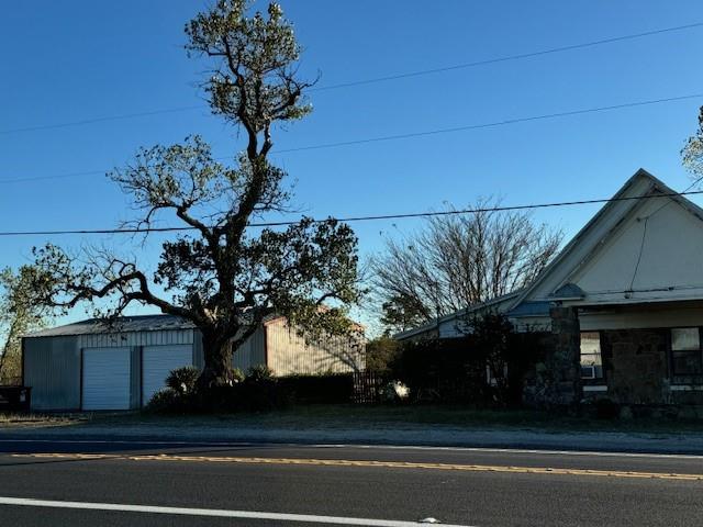 9095 W Highway 199 Property Photo 2