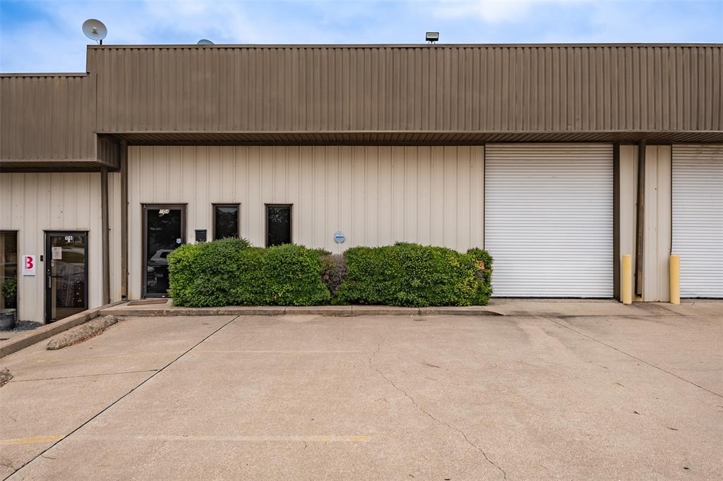 104 A Industrial Drive Property Photo 1