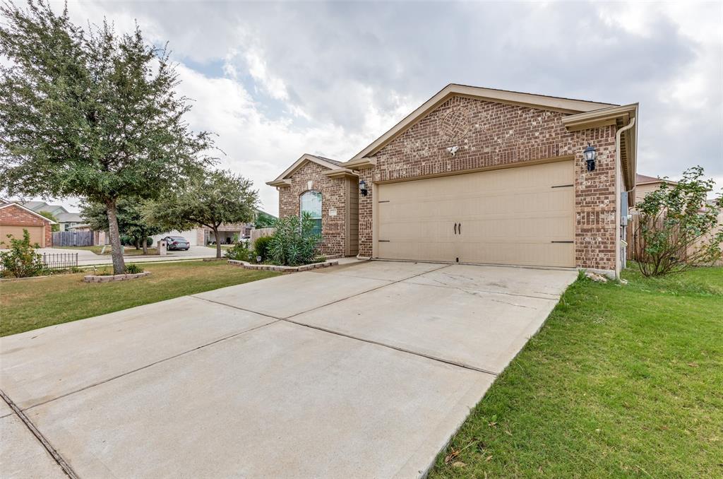 8901 Highland Orchard Drive Property Photo 3