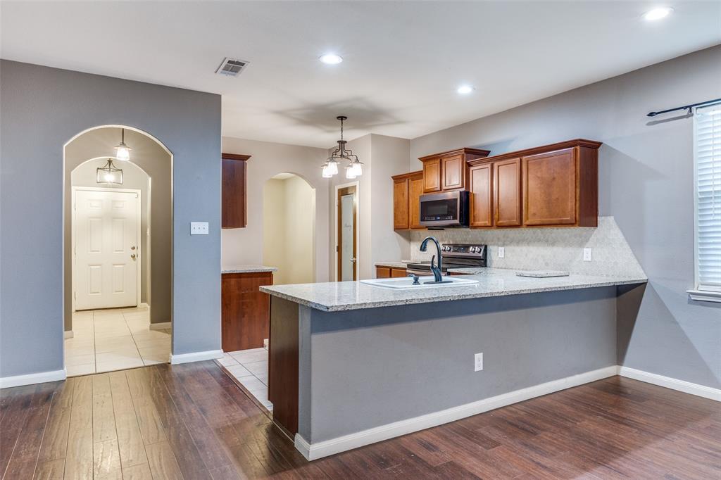 8901 Highland Orchard Drive Property Photo 4