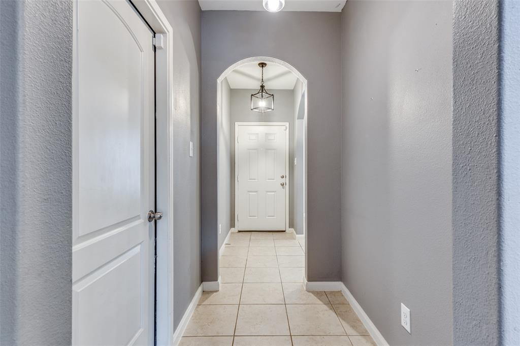 8901 Highland Orchard Drive Property Photo 5