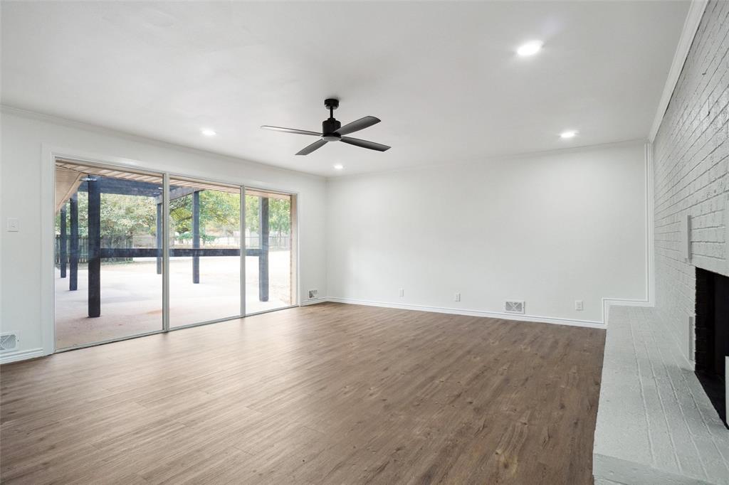 900 Roberts Street Property Photo 14