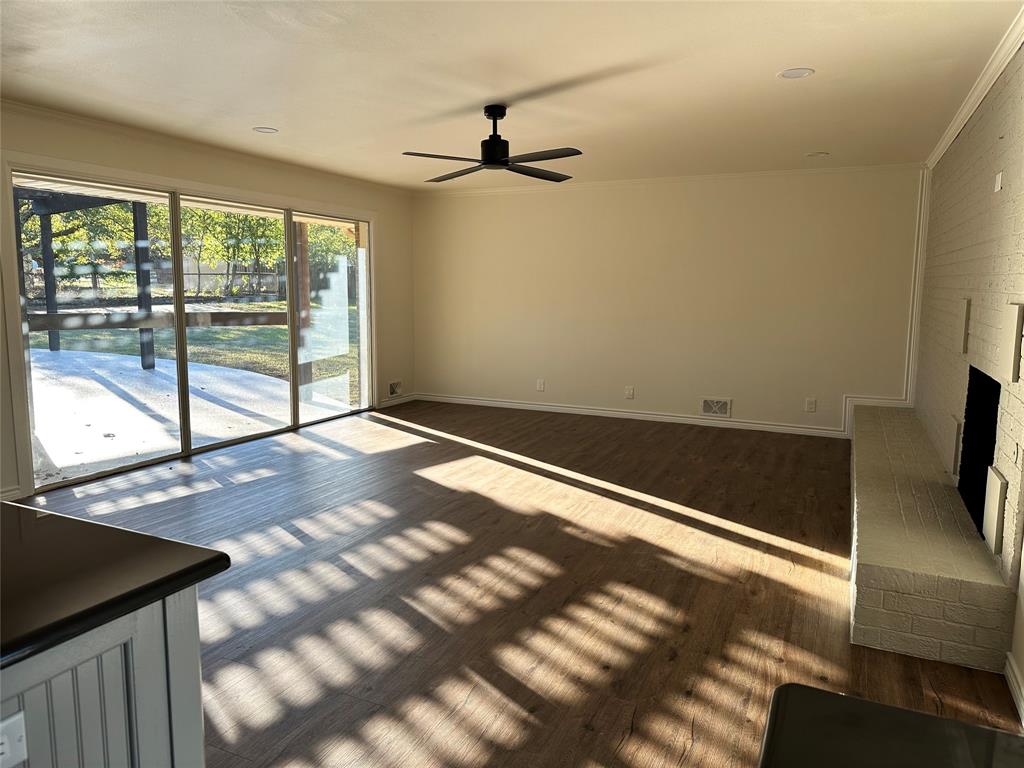 900 Roberts Street Property Photo 25