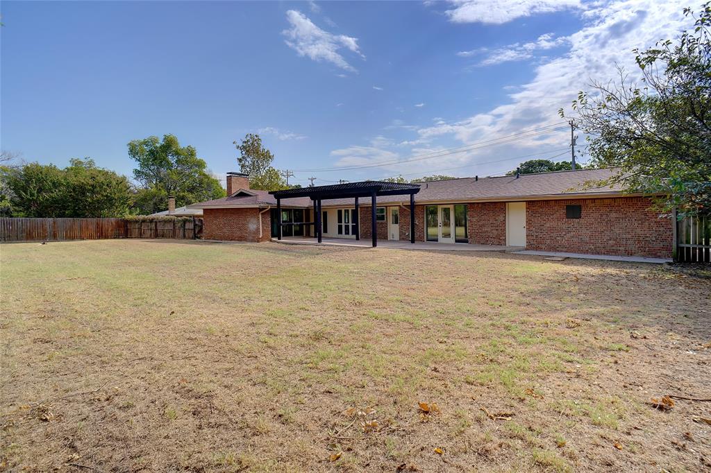 900 Roberts Street Property Photo 27