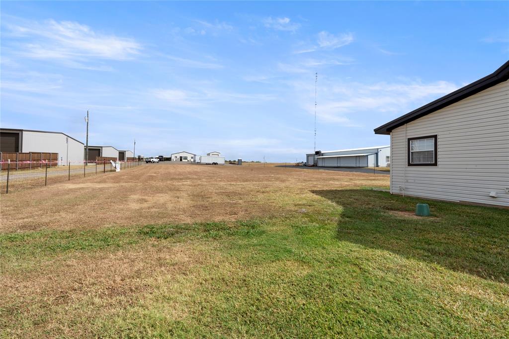 5528 Fm933 Property Photo 10