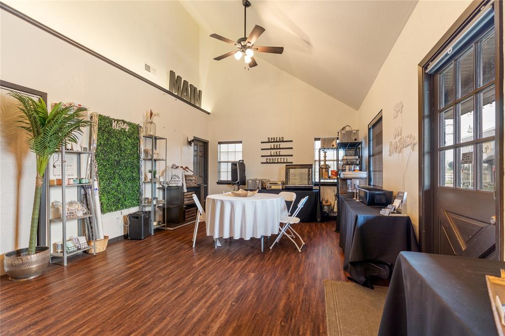 5528 Fm933 Property Photo 17