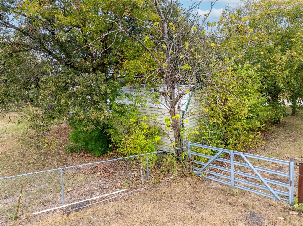 445 W State Hwy 352 Property Photo 9
