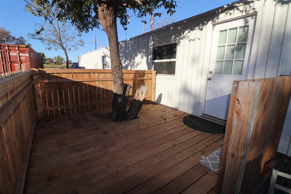 406 E Mills Street Property Photo