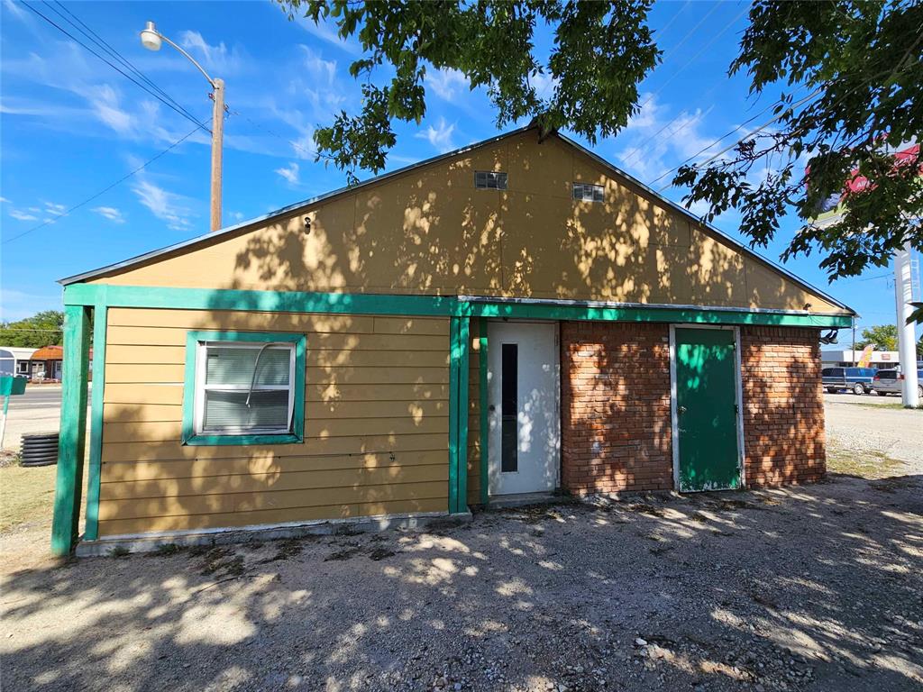 1308 E Wise Street Property Photo 5