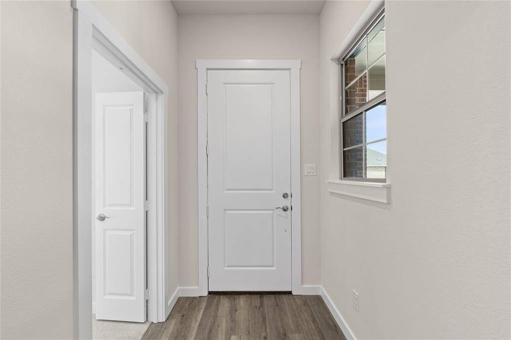 614 Tall Grass Trail Property Photo 4