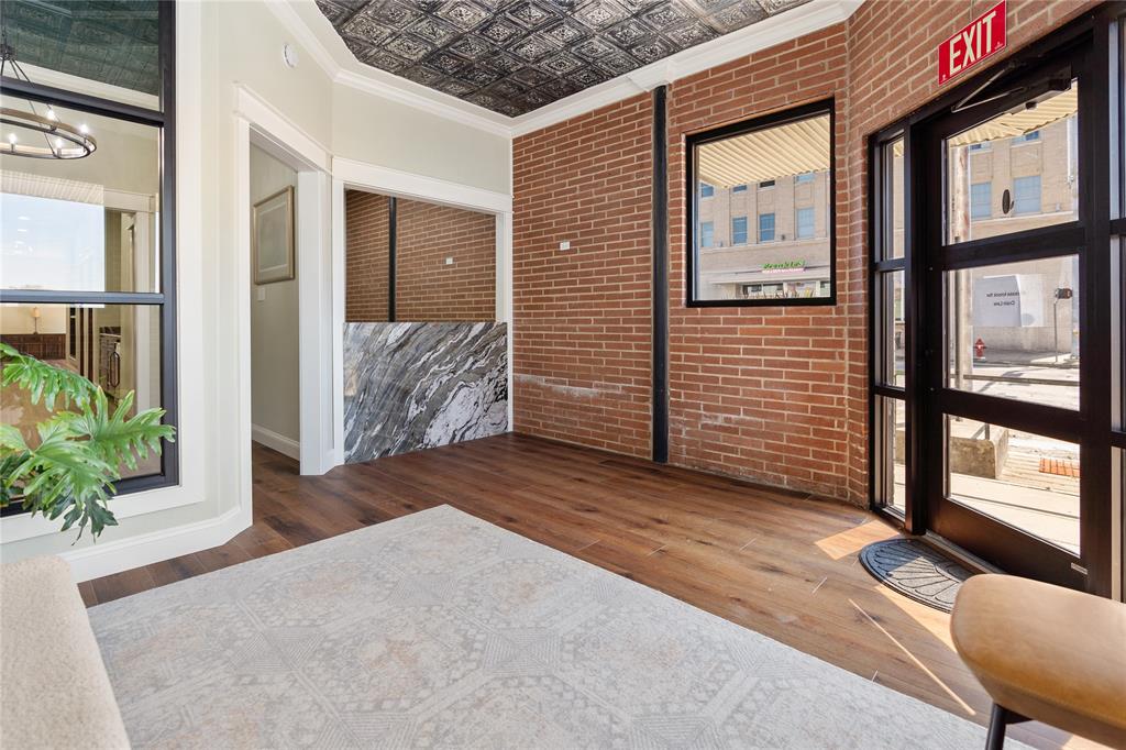 71 N Waco Street Property Photo 1