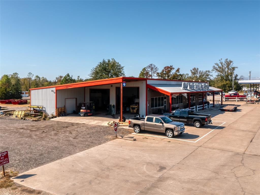 10397 Us Highway 69 Property Photo 3