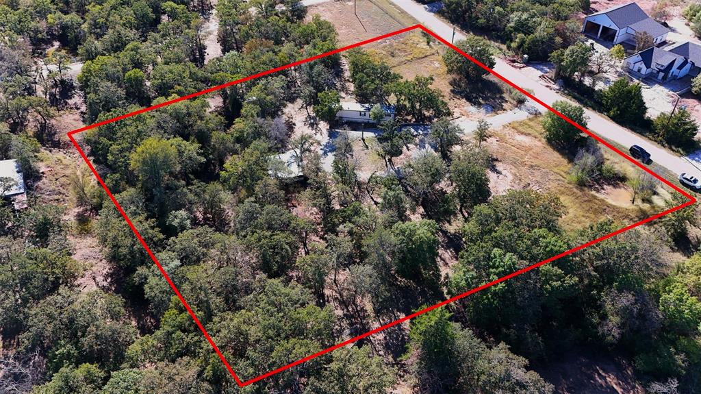689 Hunter Trail Property Photo 2