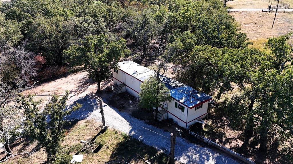 689 Hunter Trail Property Photo 3