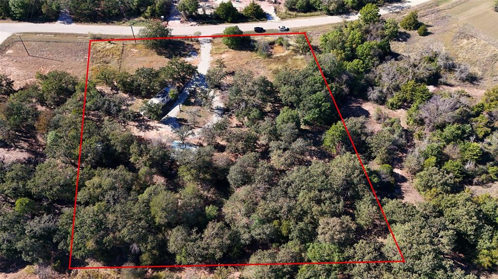 689 Hunter Trail Property Photo 4