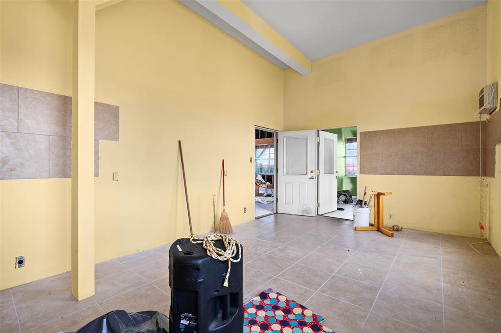 4814 W Commerce Street Property Photo 23