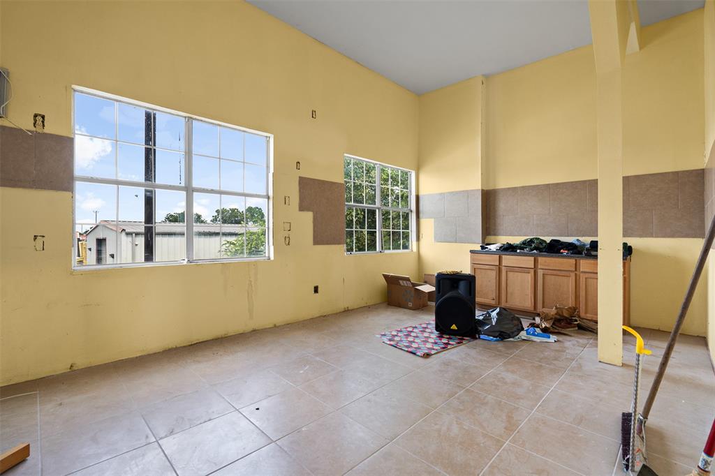 4814 W Commerce Street Property Photo 25