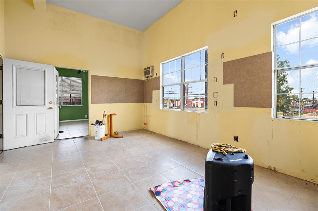 4814 W Commerce Street Property Photo 26