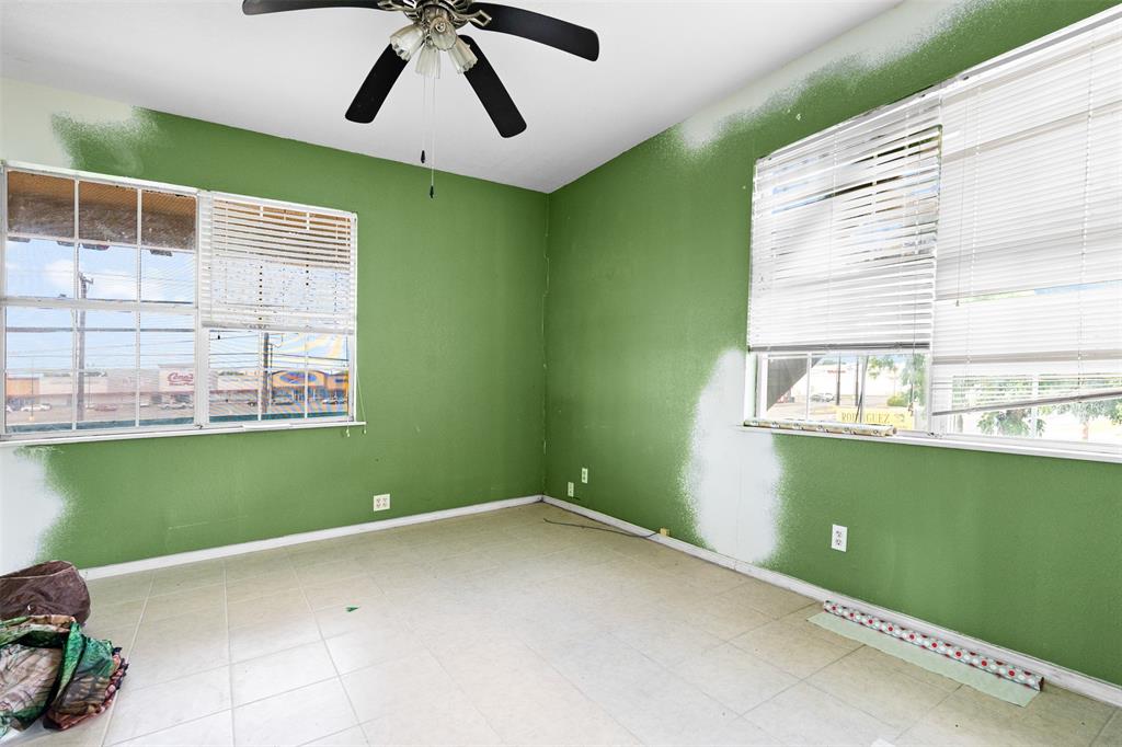 4814 W Commerce Street Property Photo 28