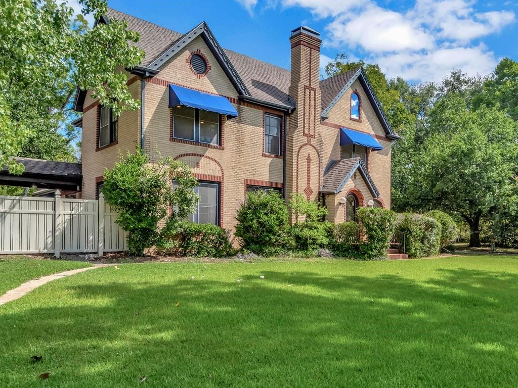 476 Jefferson Avenue Property Photo
