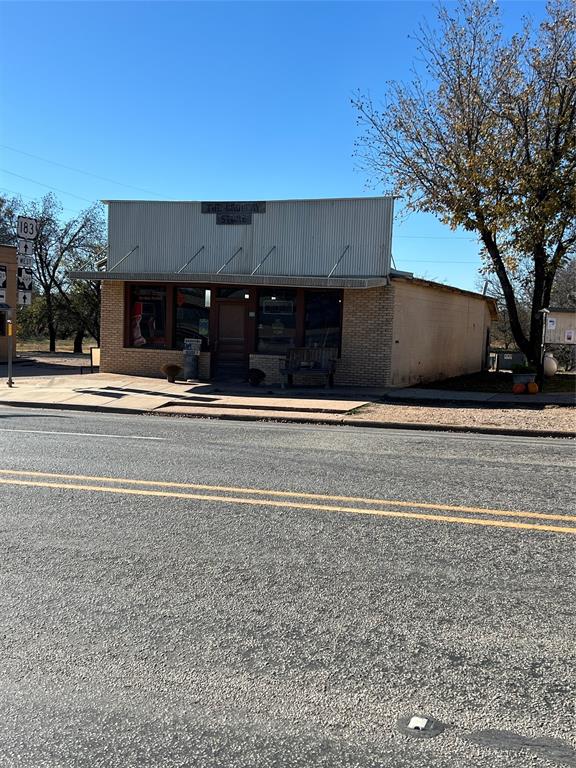 101 N Us Highway 183 Highway Property Photo 1