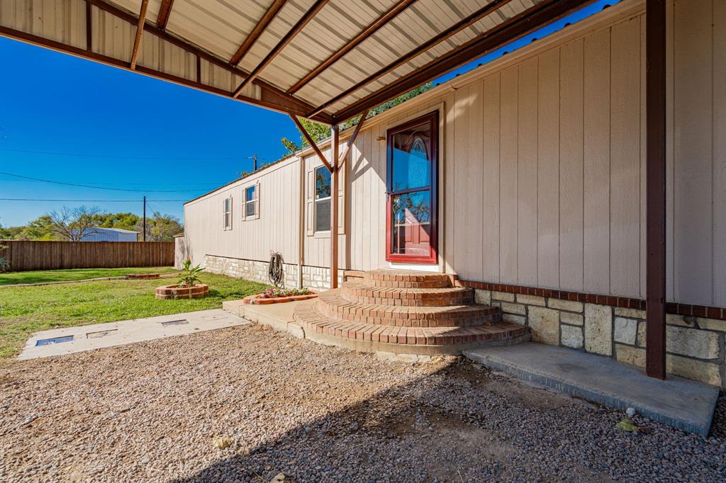 3032 Crest Pointe Drive Property Photo 2