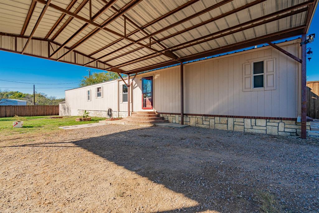 3032 Crest Pointe Drive Property Photo 3