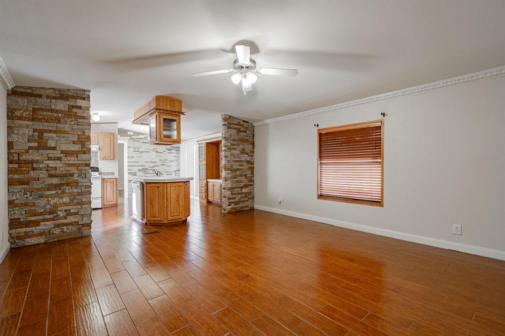 3032 Crest Pointe Drive Property Photo 9
