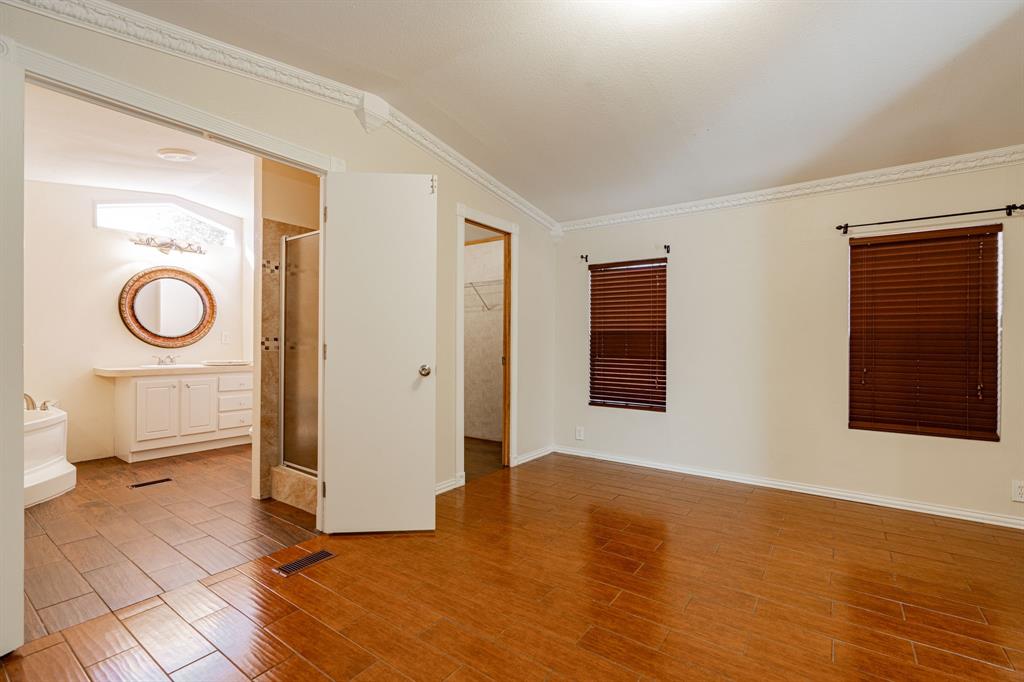 3032 Crest Pointe Drive Property Photo 17