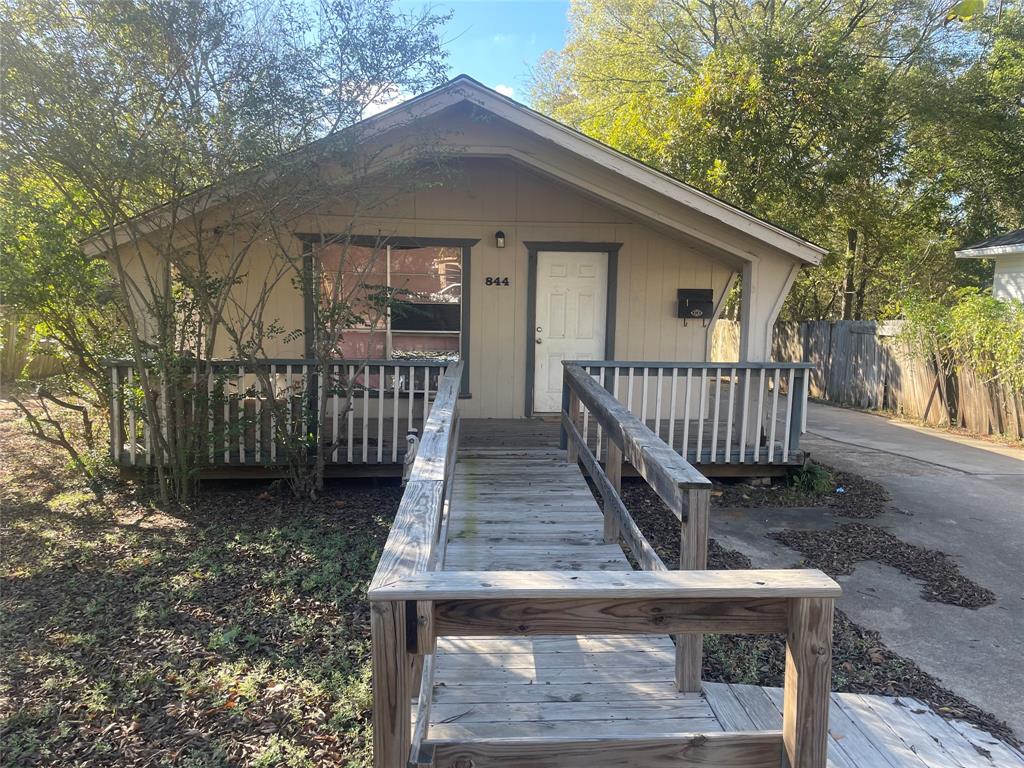 844 1st Street Property Photo 1