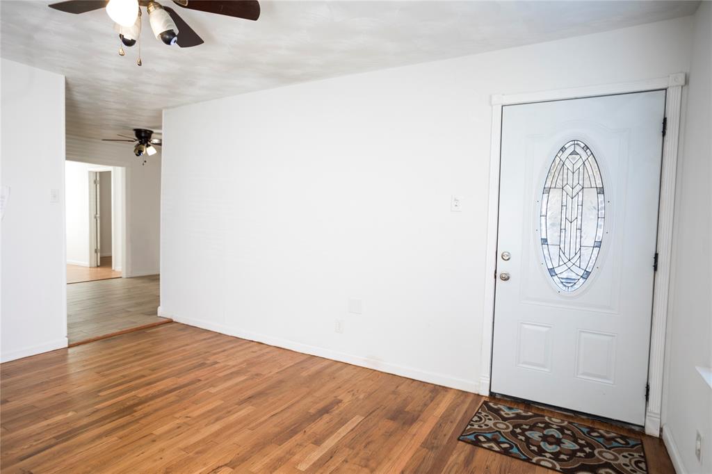 4014 W Walnut Street Property Photo 3