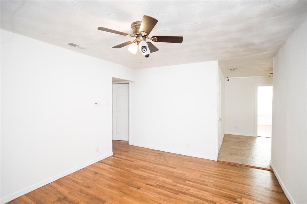 4014 W Walnut Street Property Photo 4
