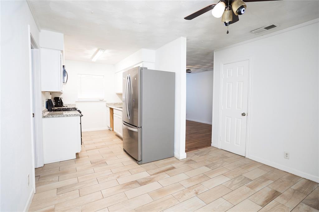 4014 W Walnut Street Property Photo 5