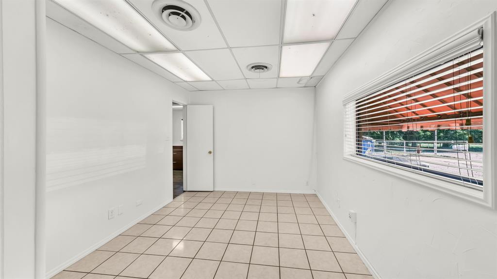 113 S Line Street Property Photo 8