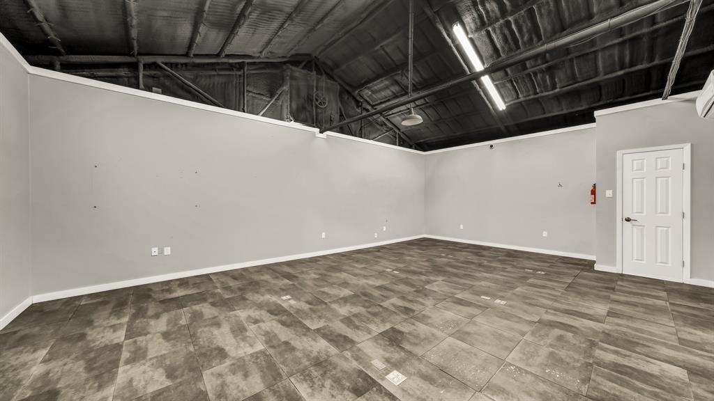 113 S Line Street Property Photo 25