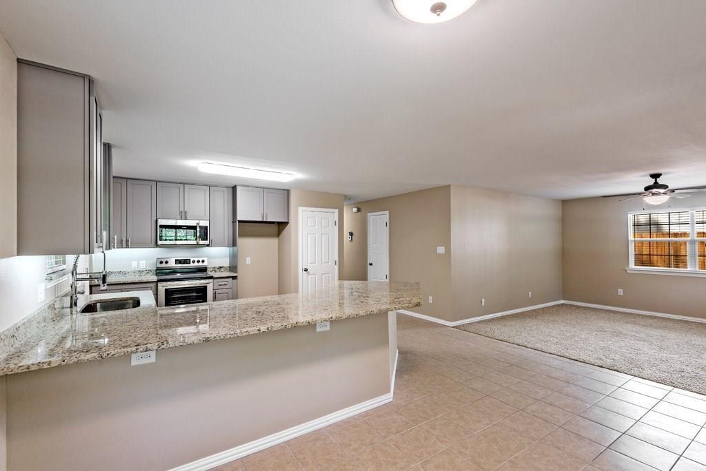 318 E Chestnut Street Property Photo 6