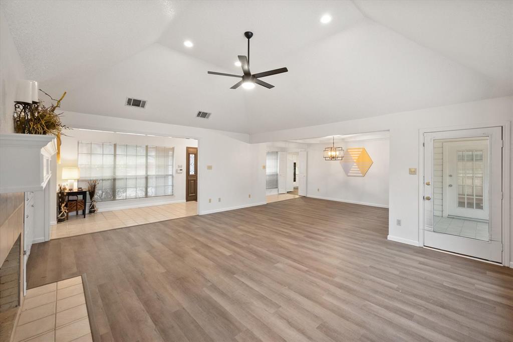 5400 Emerald Park Boulevard Property Photo 7