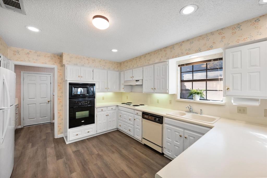 5400 Emerald Park Boulevard Property Photo 15