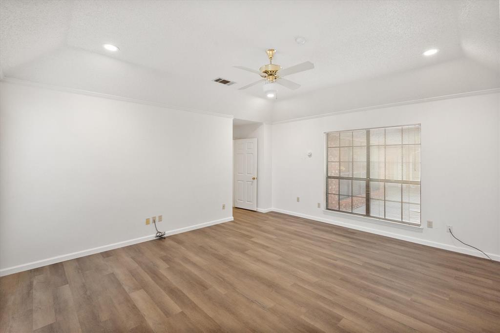 5400 Emerald Park Boulevard Property Photo 26