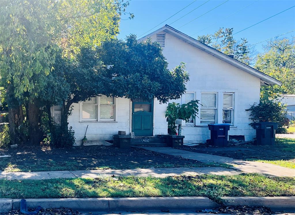 421 W Beddell Street Property Photo