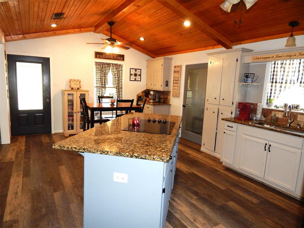 1931 County Road 3442 Property Photo 8