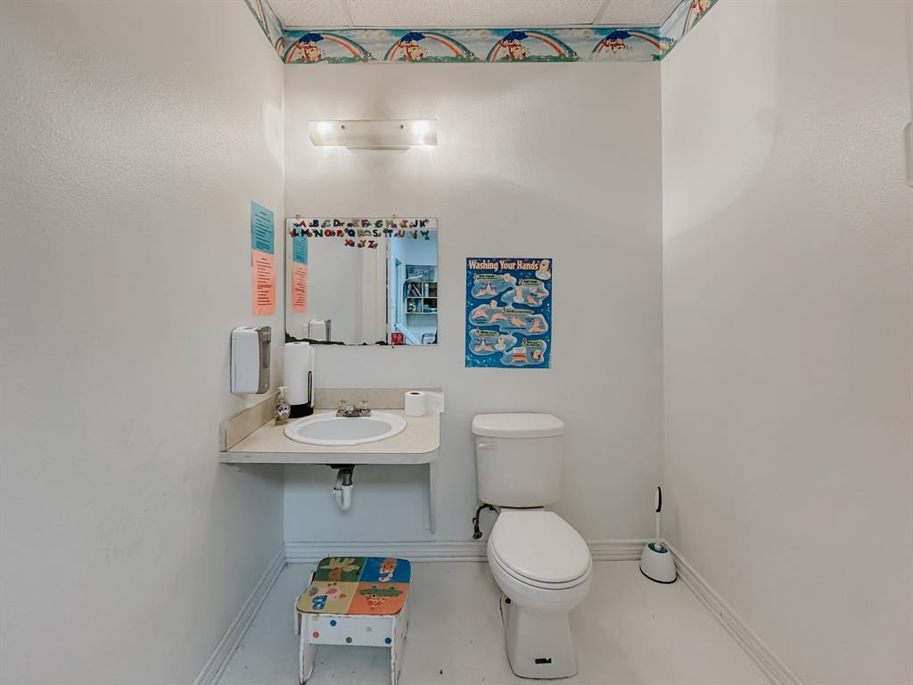 902 E Calhoun Street Property Photo 18