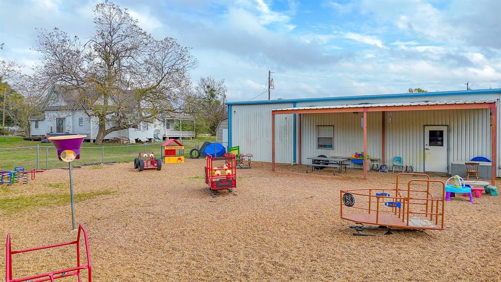 902 E Calhoun Street Property Photo 32