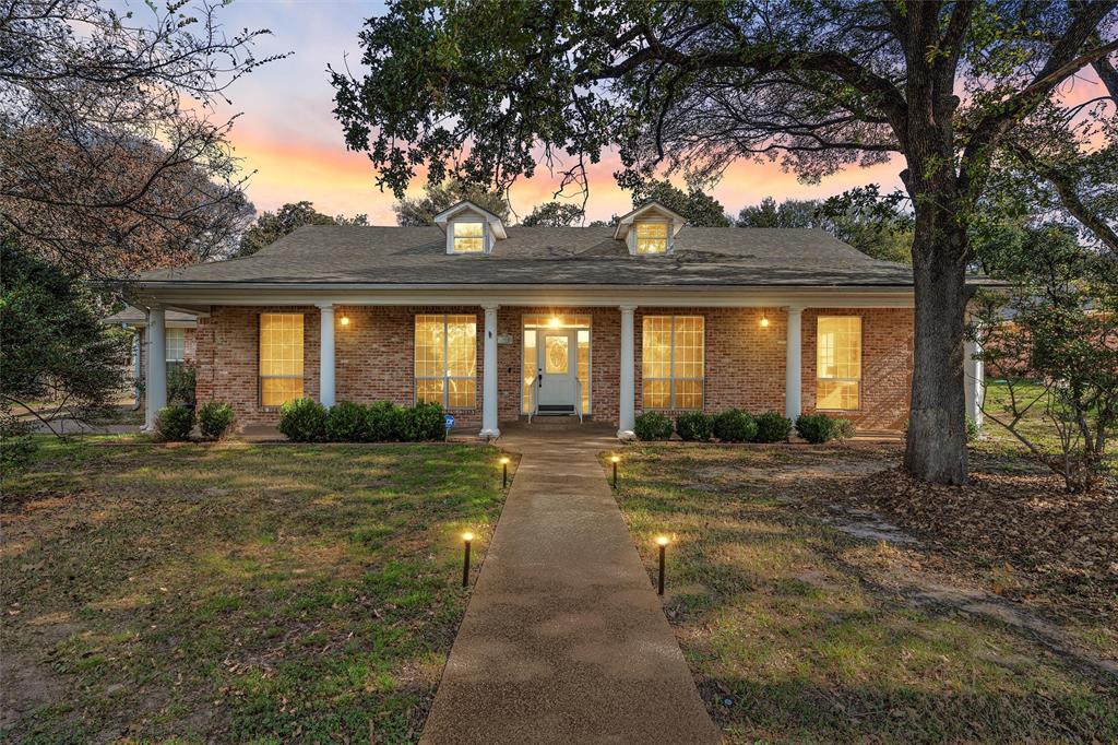 105 Lost Oaks Drive Property Photo