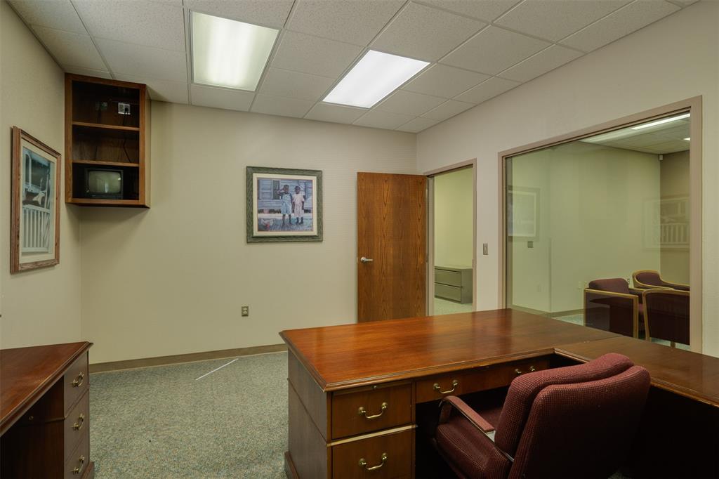 2618 Old Iowa Park Road Property Photo 12